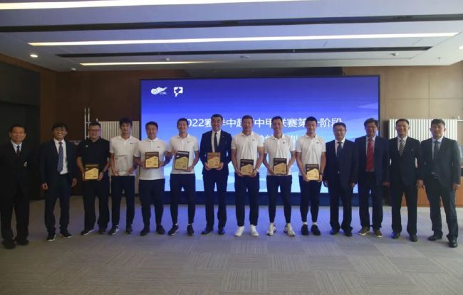 最终罗马1-1佛罗伦萨。